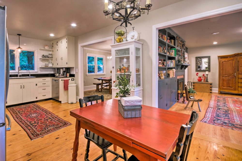 Flowing Floor Plan