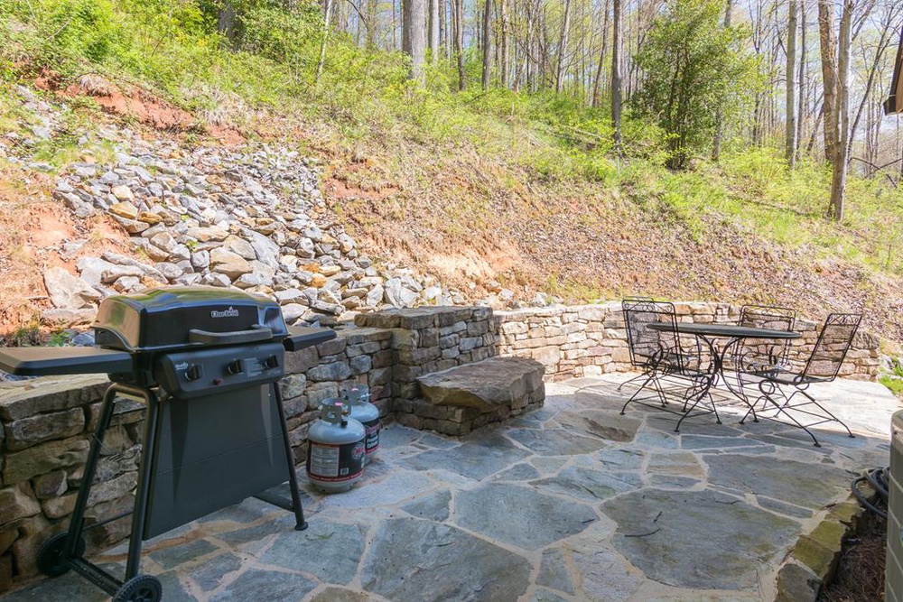 Gas Grill & Outdoor Dining Area