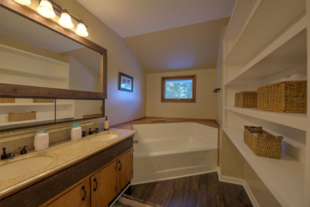Full Bath - Upper Level