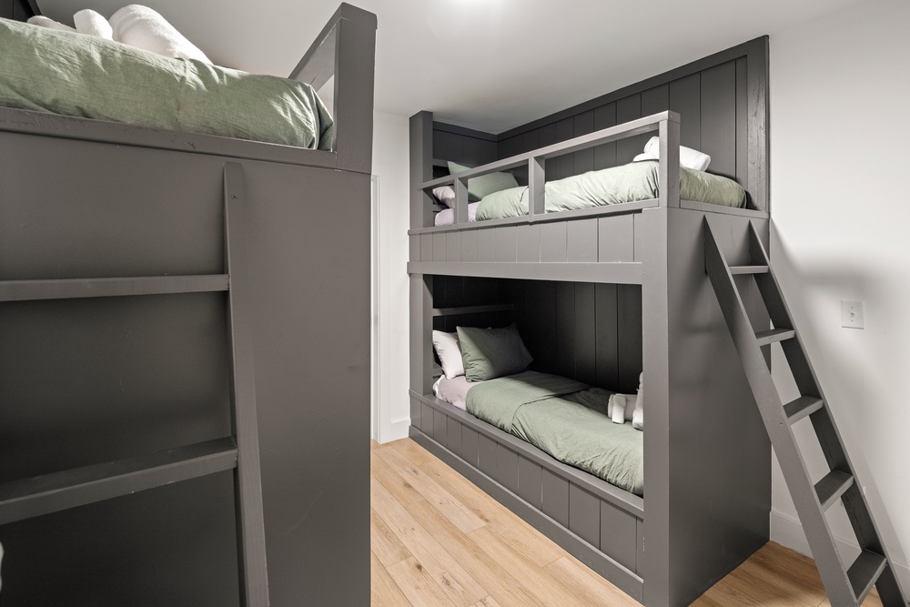 Bedroom Four - 4 Twins (2 Bunks)