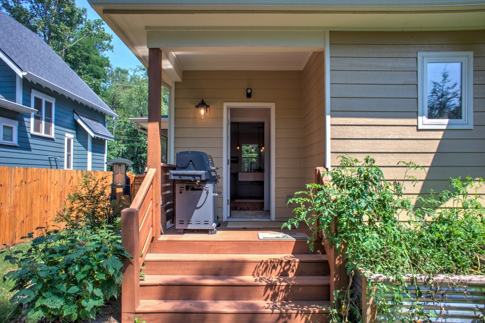 Entrance to Downing W.AVL