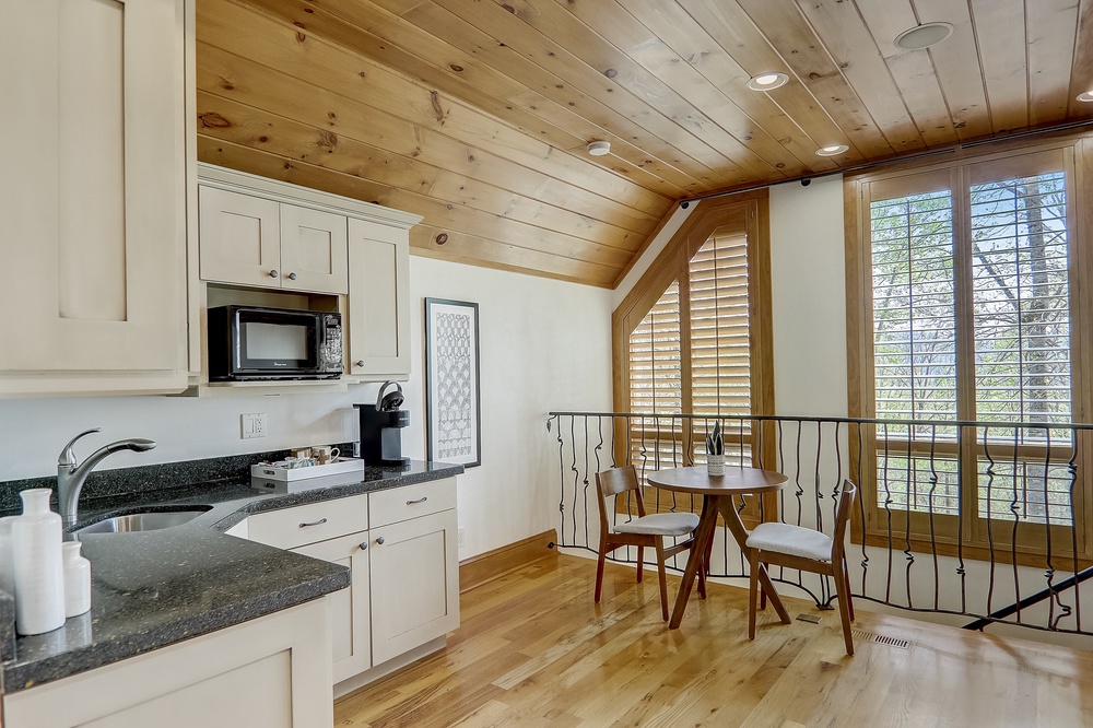 Upper Level - Kitchenette & Dining Area
