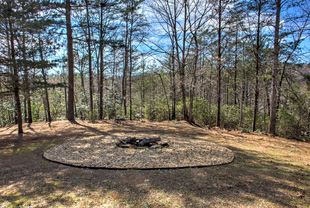 Fire Pit, Wooded Surroundings and Private Hiking Trails