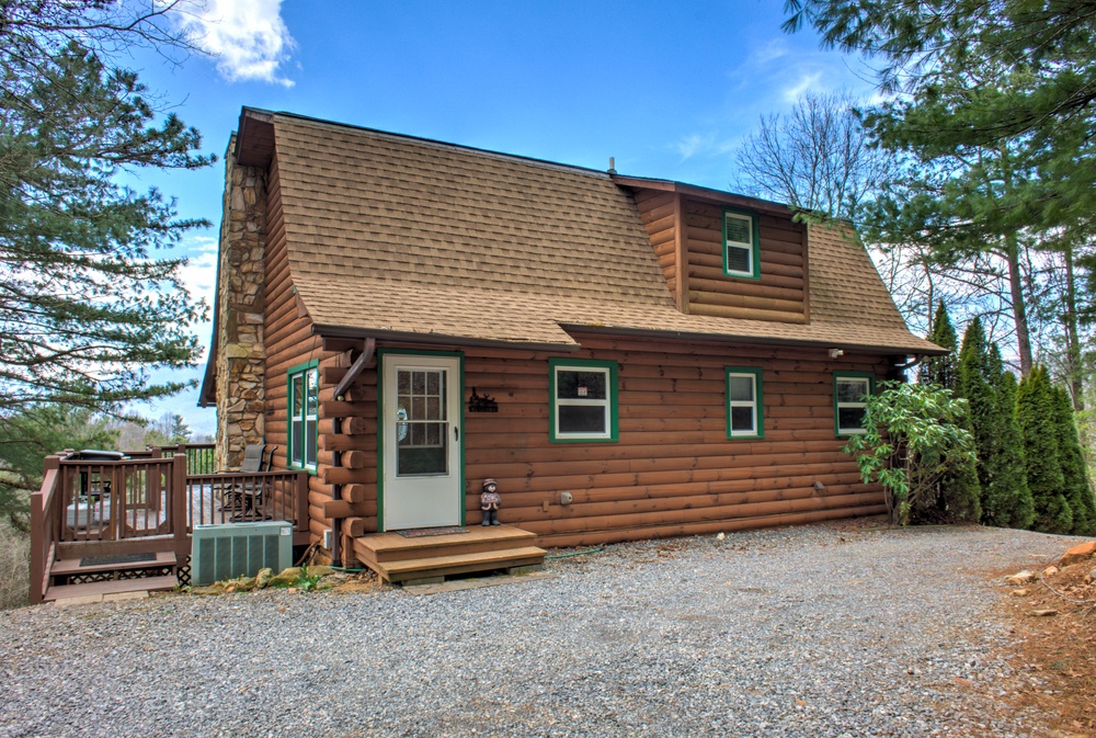 Whitetail Lodge