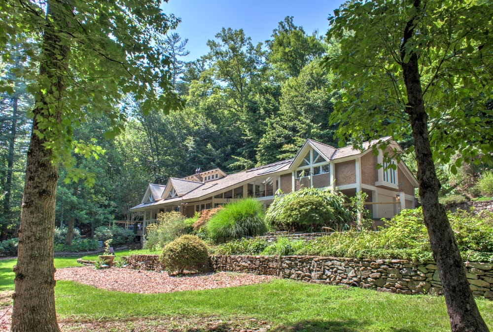 Luxury Mountain Elegance Awaits