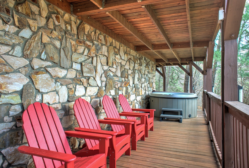 Lower Level - Covered Porch w/ Hot Tub