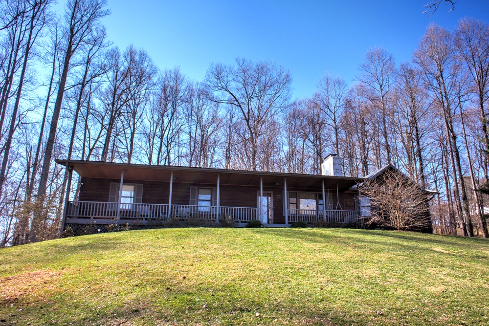 Welcome to Hill Top Tree House