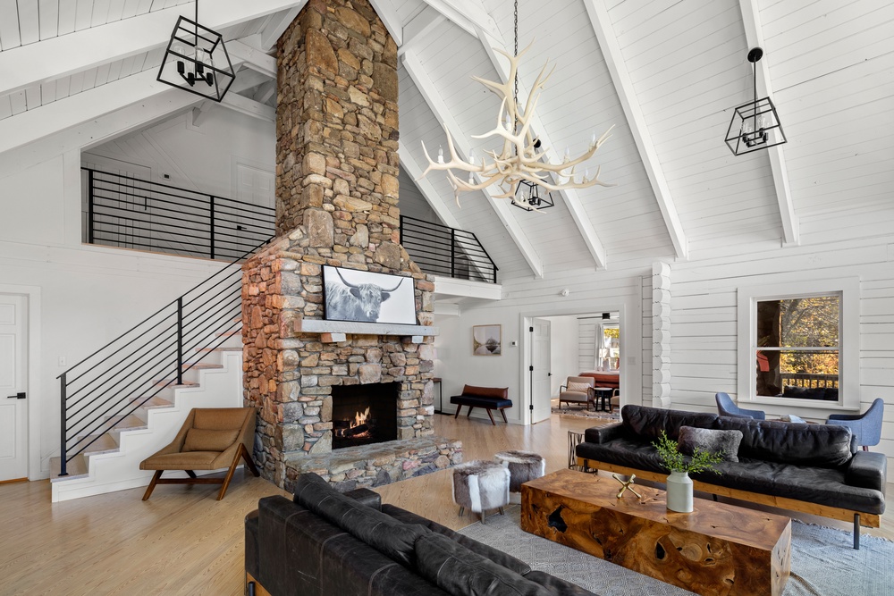 Living Area w/Seasonal Gas Fireplace