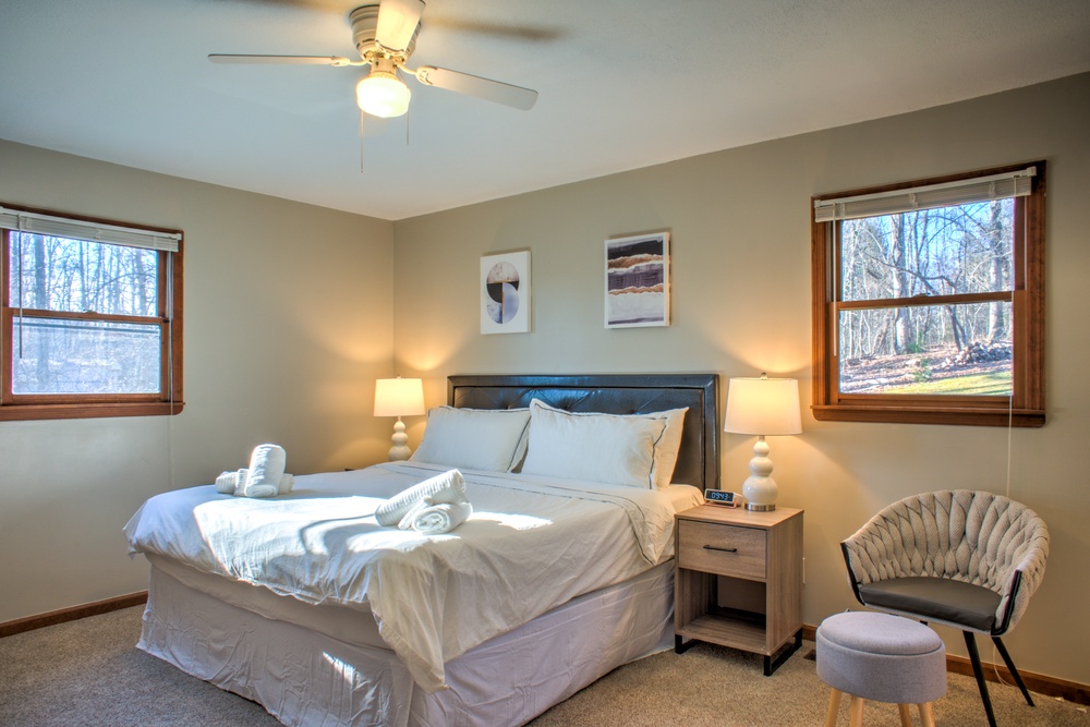 Bedroom 2 - King Bed