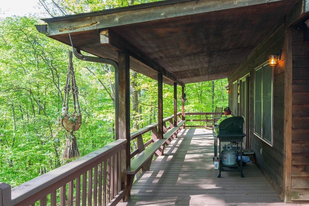 Covered Deck at Spy Rock Cabin