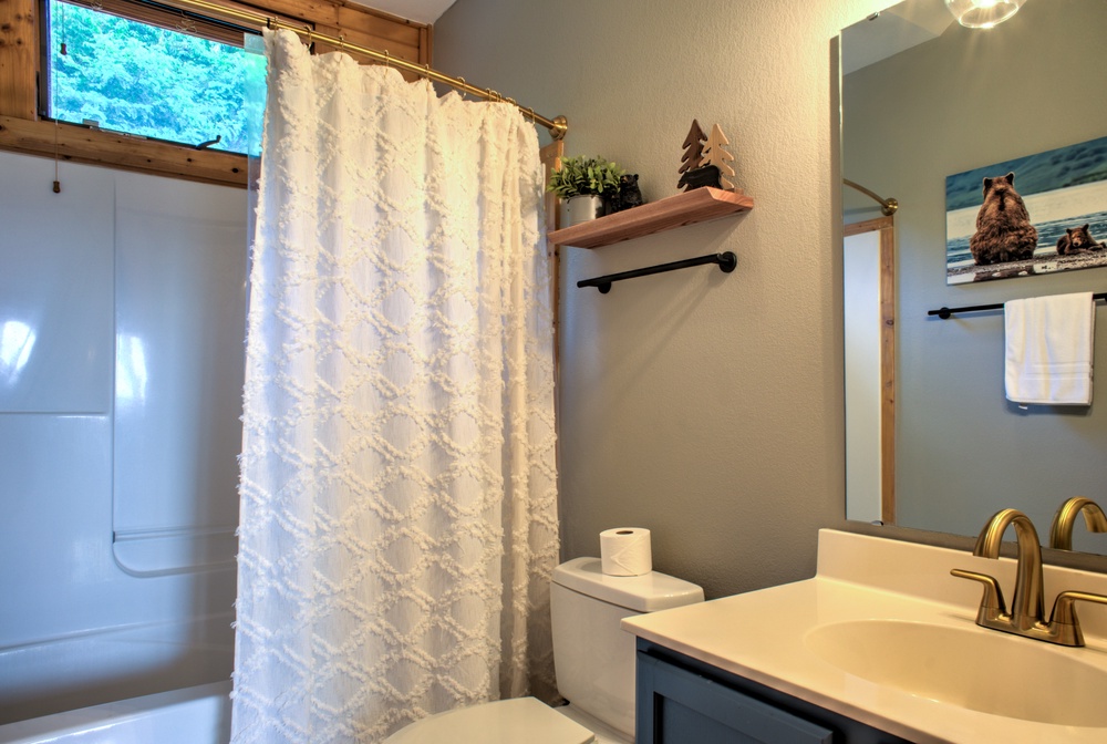 Full Bath - Upper Level