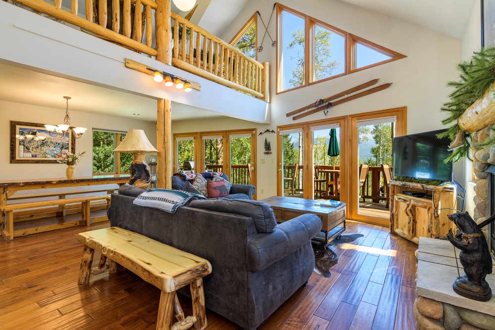 Columbine Rock Lodge at Peak 7