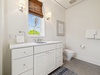 King Guest En-Suite - Single Vanity