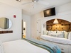 Queen Guest Suite - Equipped with a Twin Daybed & Flat-Screen TV