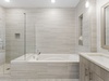 King Guest En-Suite - Soaking Tub & Walk-In Shower