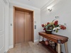 Private Foyer Entry