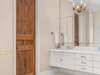 En suite Queen Bedroom (1st Floor)