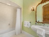 En suite king bedroom (first floor)