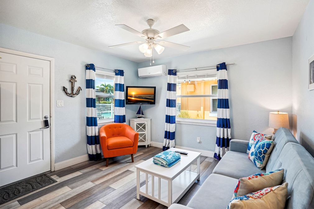 Upham Beach Inn 9 1BR Suite