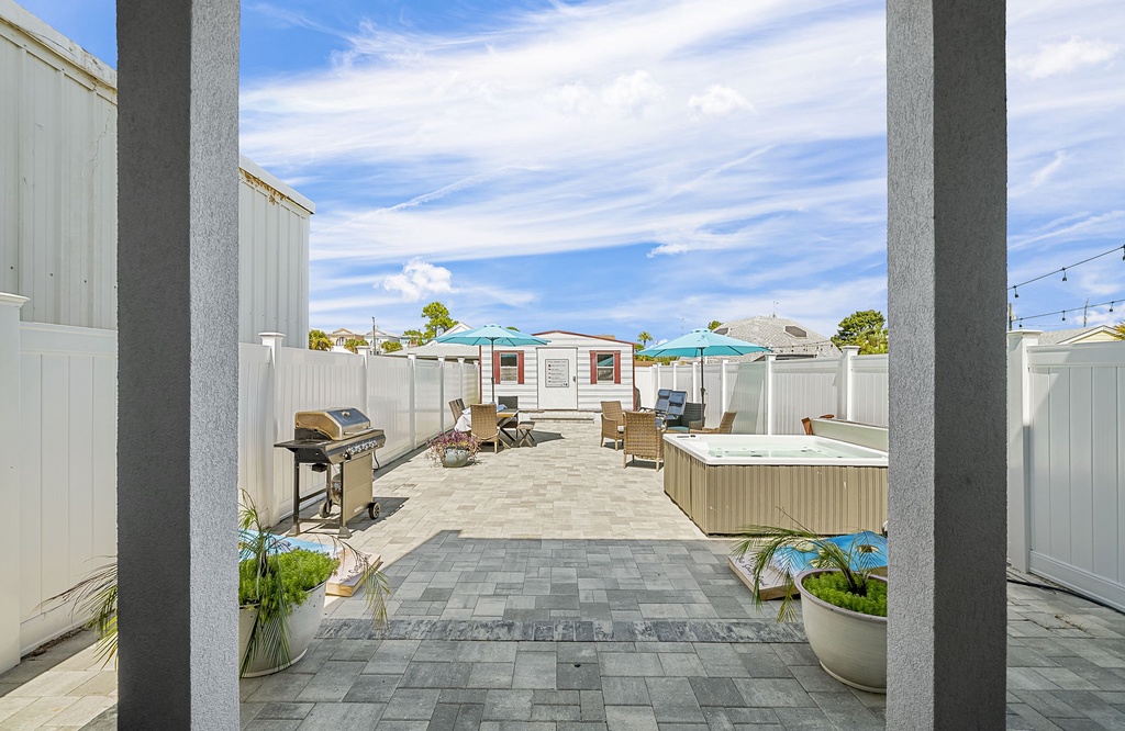 31-web-or-mls-8422a Thomas Dr-19