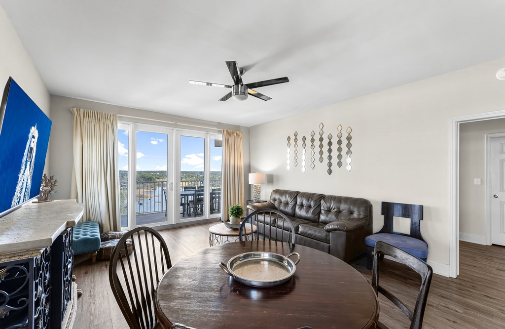Laketown Wharf #0938