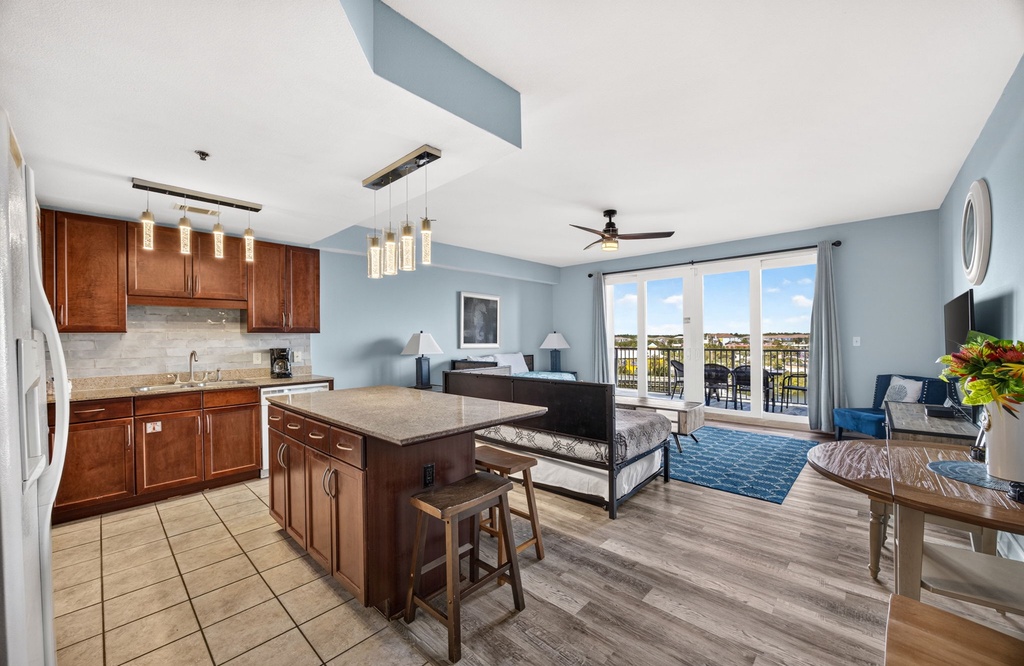 Laketown Wharf #0413