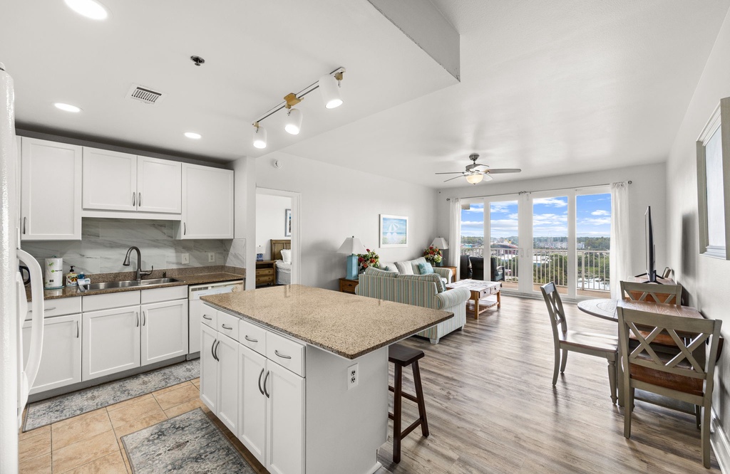 Laketown Wharf #732