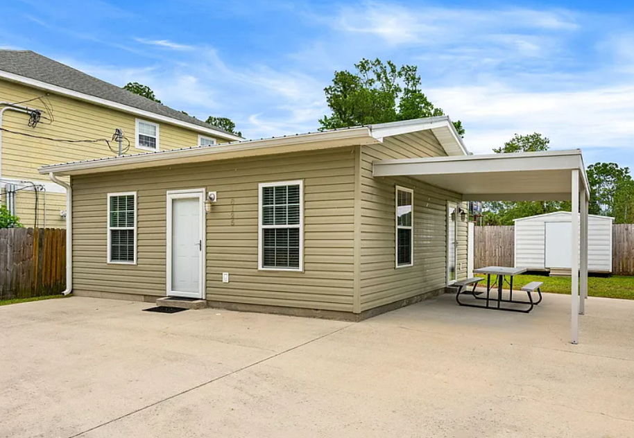 Singletary St Getaway