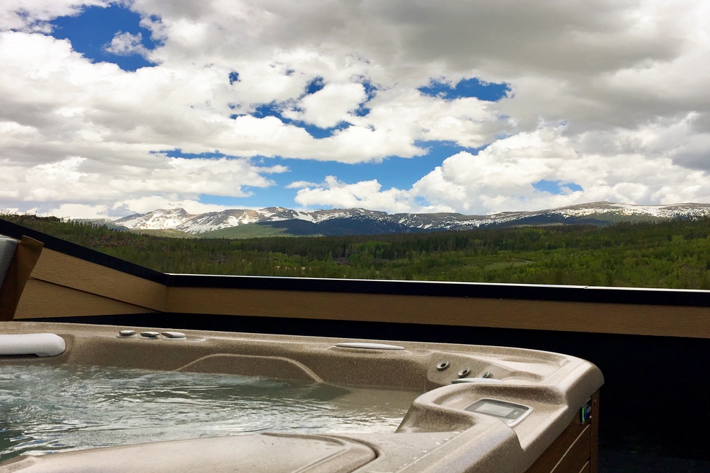 SWP-Arrow-mt-view-from-private-hot-tub