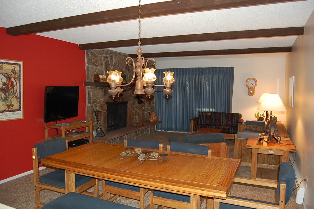 StayWinterPark-Hi-Country-Haus-Dining and Living Area unit 1908