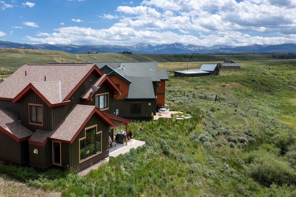 2002 Lupine Lane