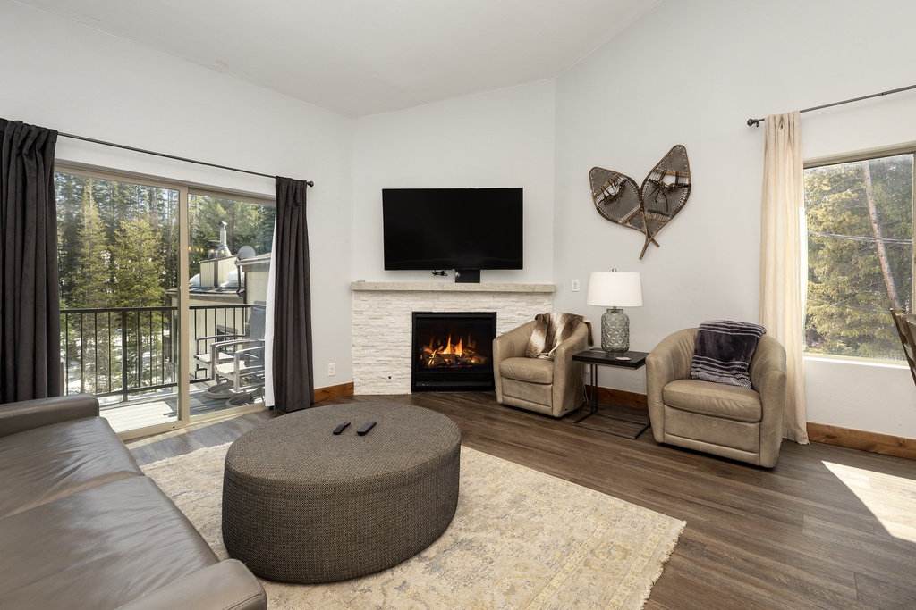 SWP Vasquez Creek #5 living room