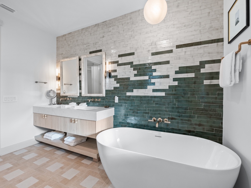 Primary Bathroom, Ensuite