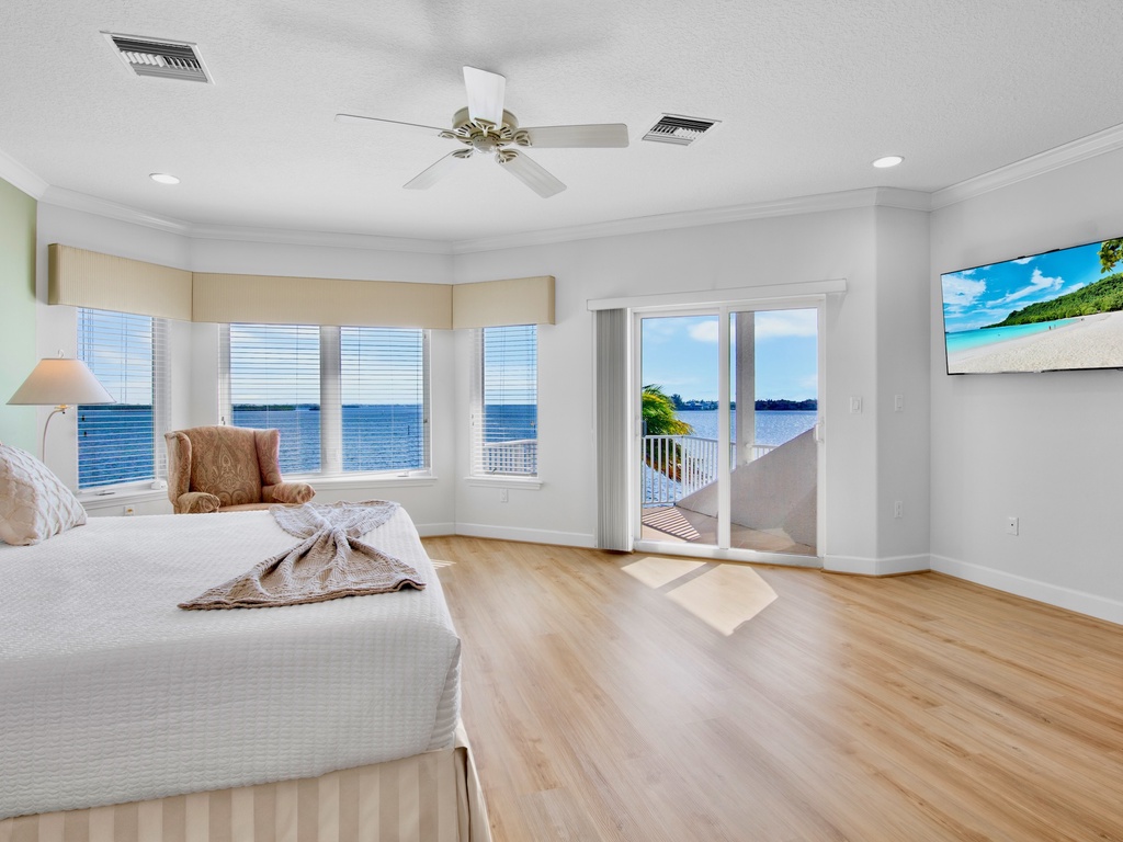 Primary Bedroom, King bed