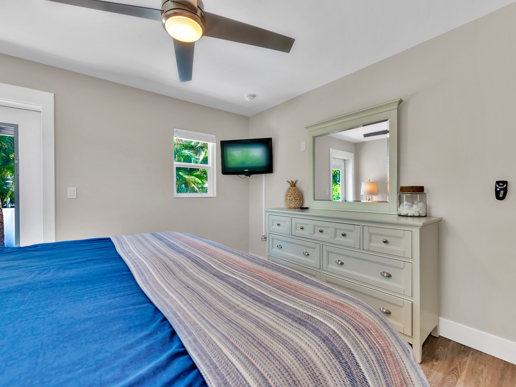 Second Bedroom - King