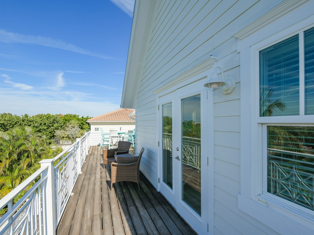 Serenity Beach - AMI Locals