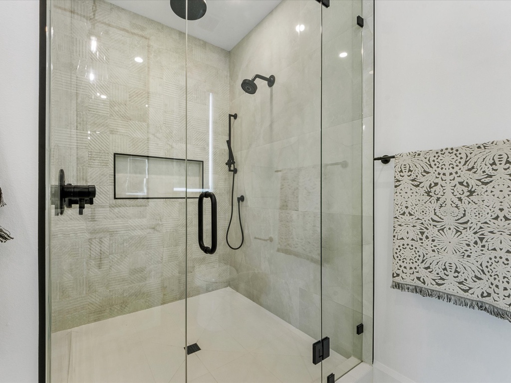 Second Bedroom - Ensuite Bathroom