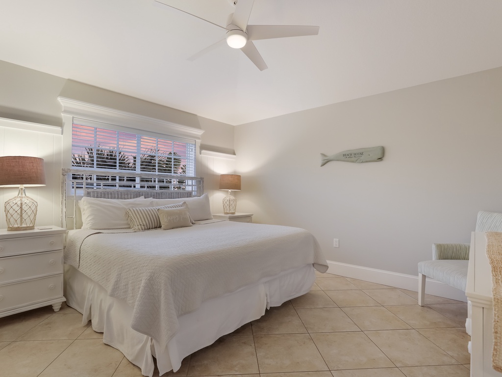 Fourth Bedroom (3rd Floor), King bed