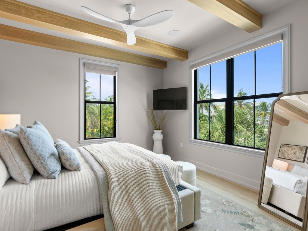 Third Bedroom, Queen Bed, Ensuite Bath