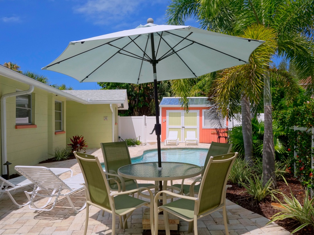 Poolside Patio Dining