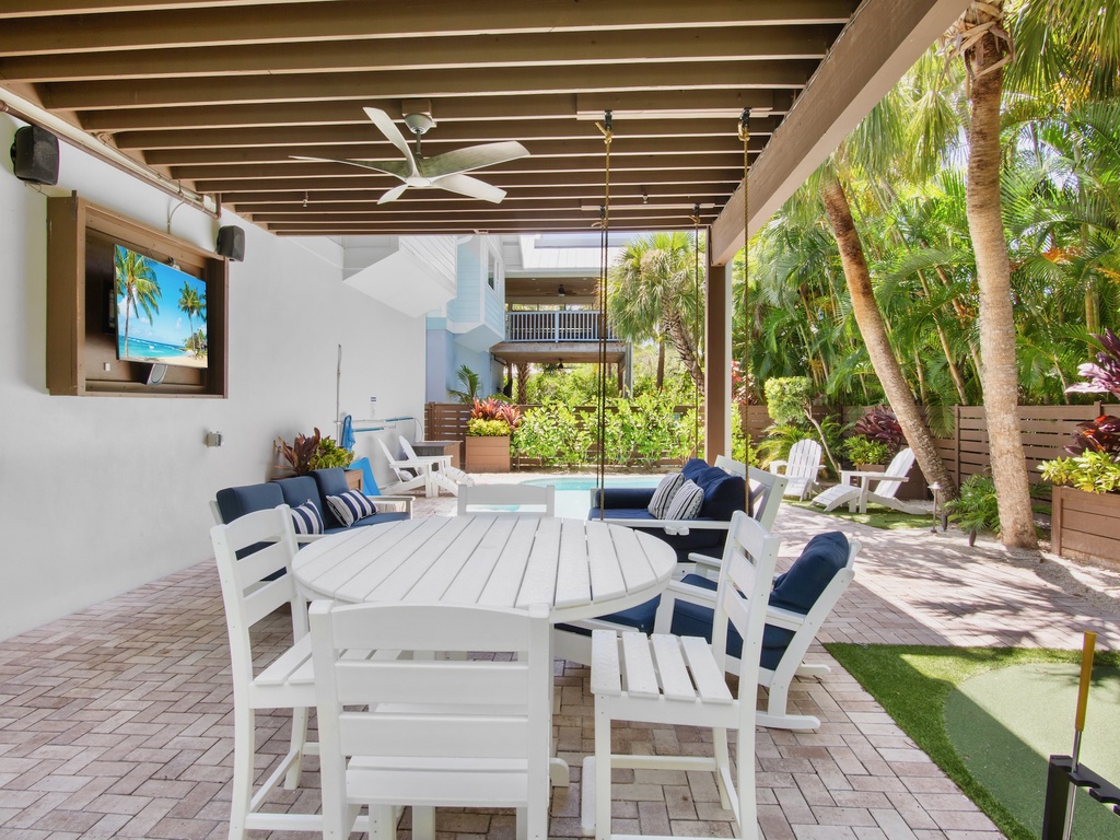 Outdoor Dining Area