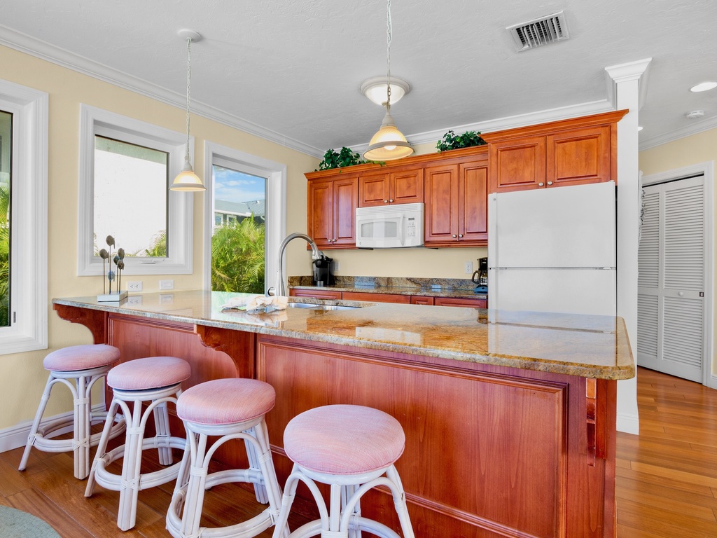 Breakfast Bar - Second Floor
