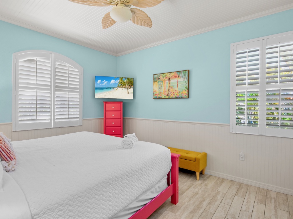 Second Bedroom, King bed
