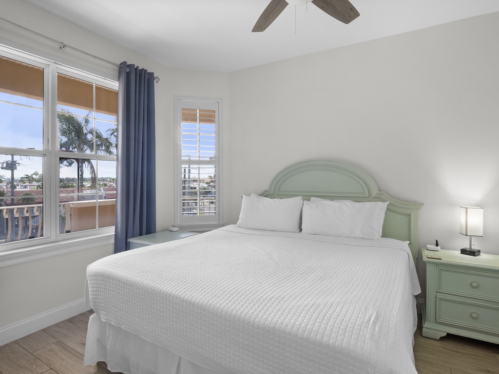 Second Bedroom, King