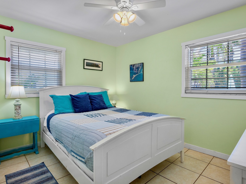 Primary Bedroom, Queen