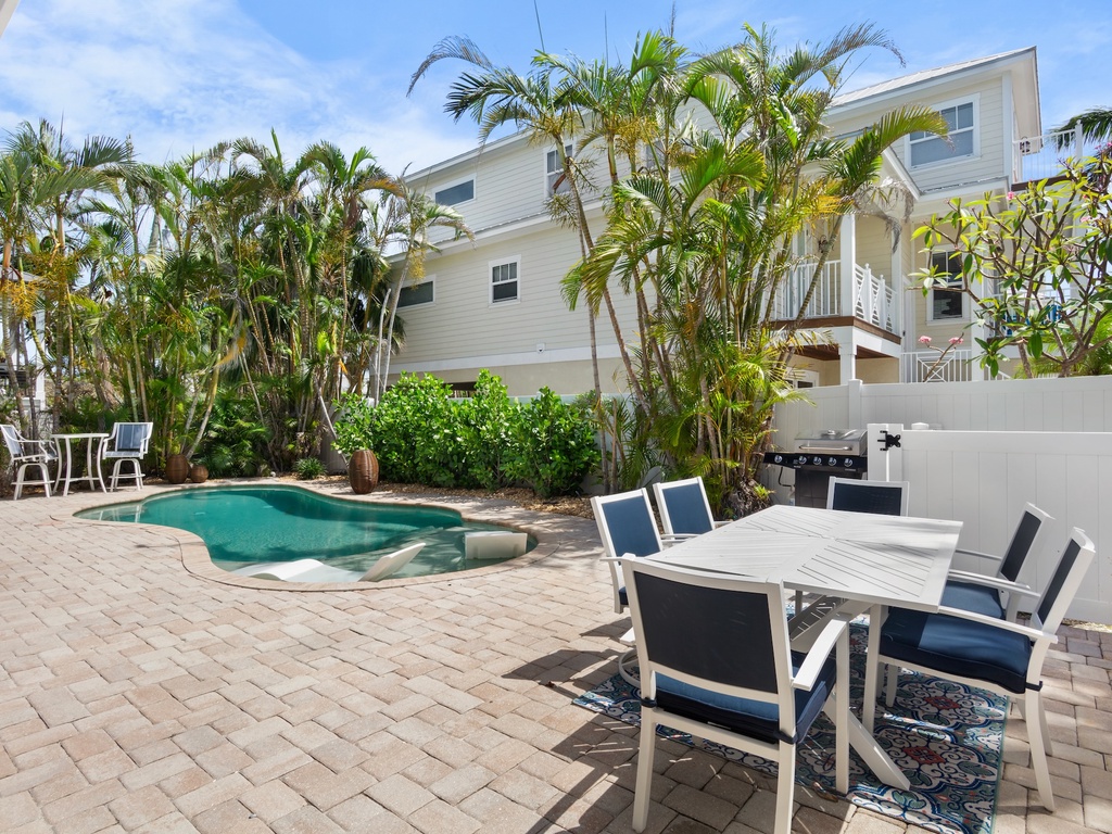 Poolside Dining Area