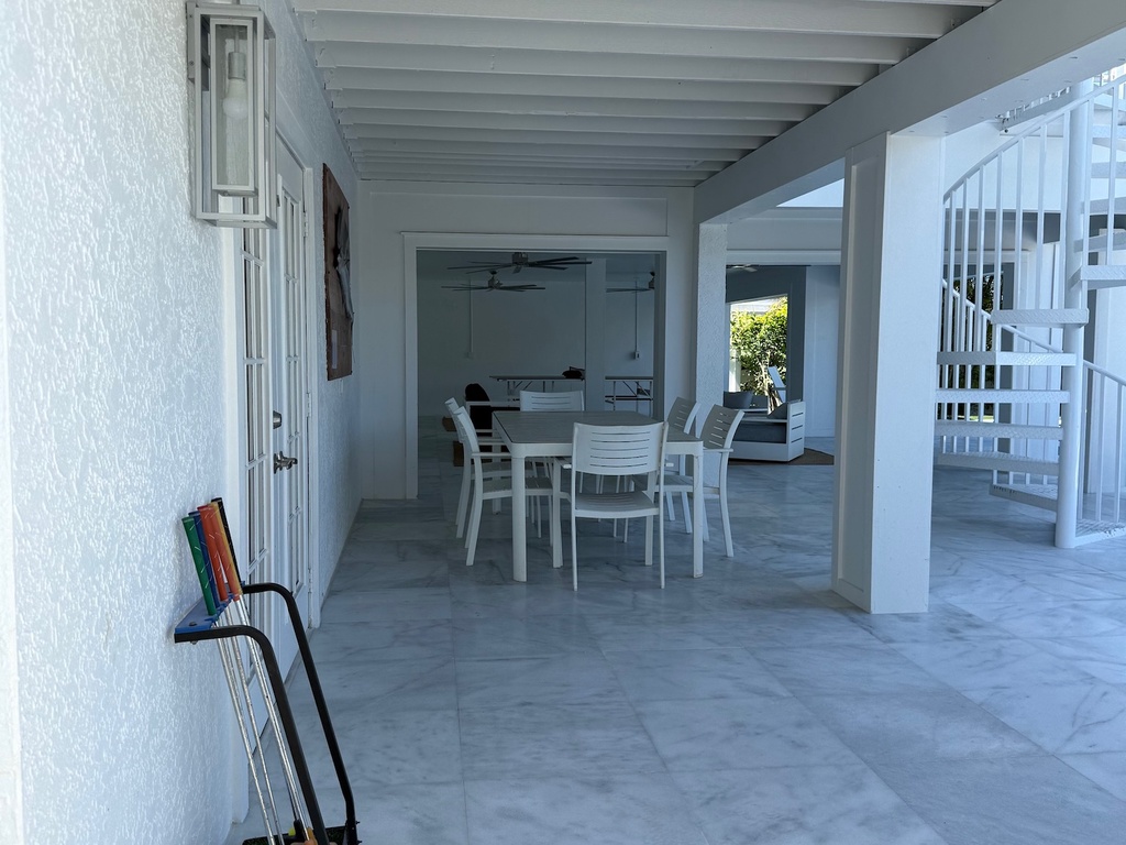 Silver King by Anna Maria Island Accommodations