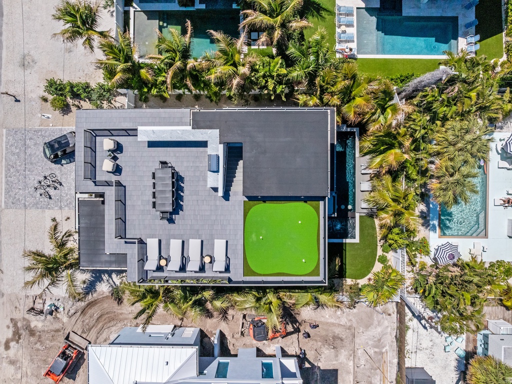 Home with private pool, spa, and rooftop deck