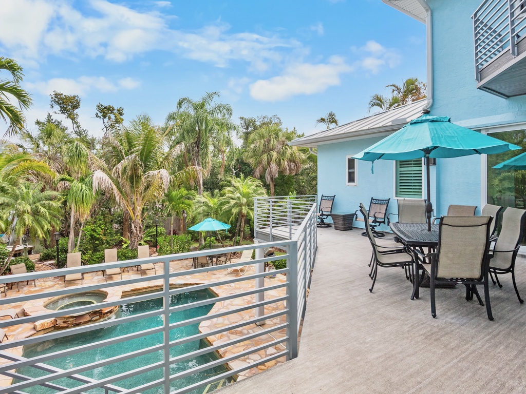 Outdoor Seating Overlooking Pool