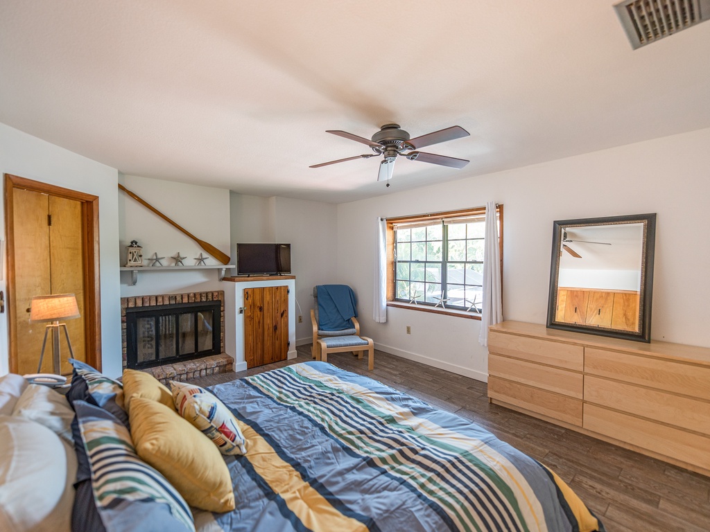 Primary Bedroom - King